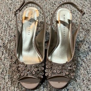 Karen Scott size 8 heels